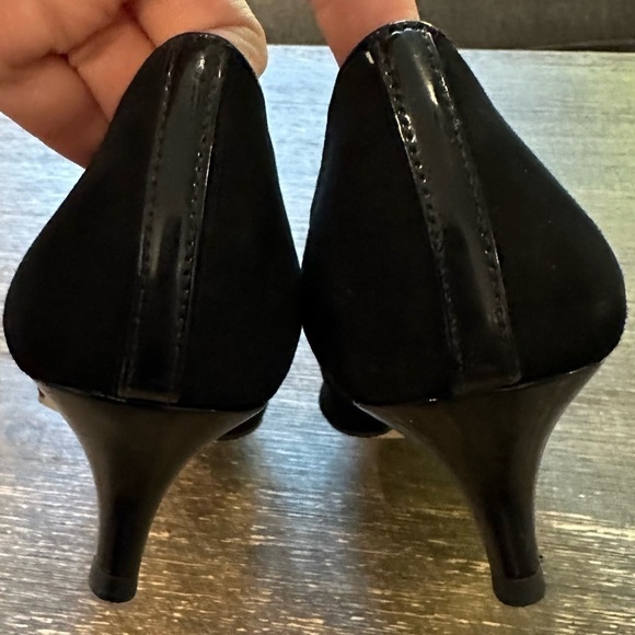TALBOTS Diane Black Suede & Patent Leather Kitten Heel Pump 7.5 AA Narrow - Picture 5 of 8
